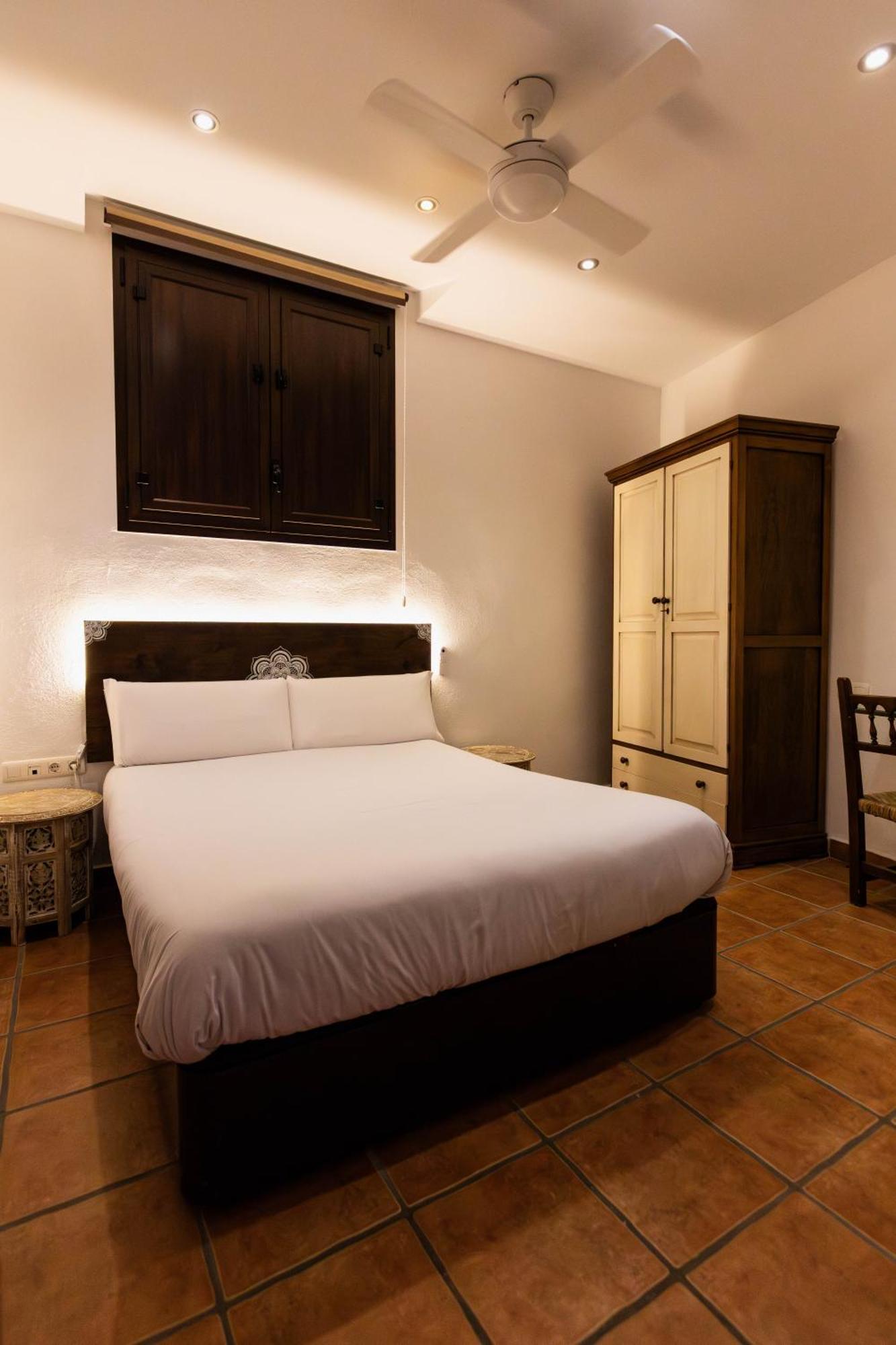 Apartamento Centrico Con Patio Exterior En El Mejor Barrio De Granada El Realejo Buitenkant foto